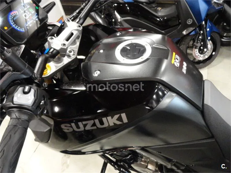 Suzuki V-Strom 1050 – Vista 10