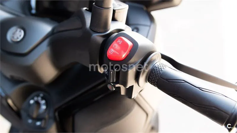 Yamaha XMAX 125 – Vista 11