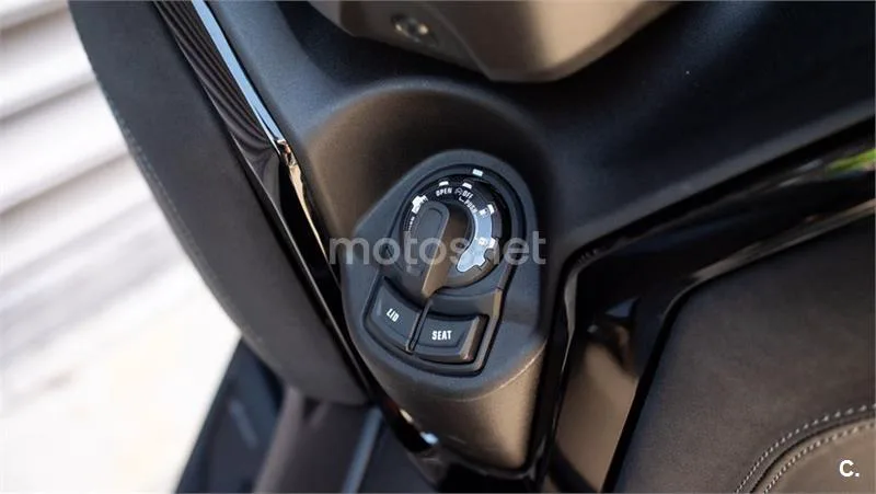 Yamaha XMAX 125 – Vista 12