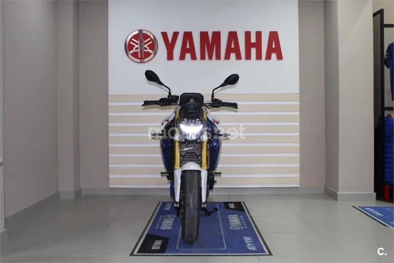 BMW F 900 R – Vista 3
