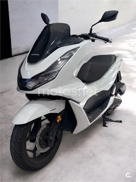 Honda PCX 125 – Vista 4