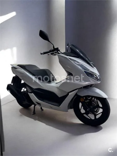 Honda PCX 125 – Vista 6