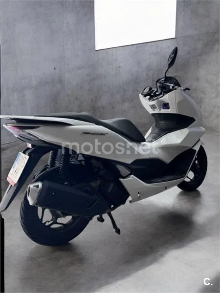 Honda PCX 125 – Vista 7