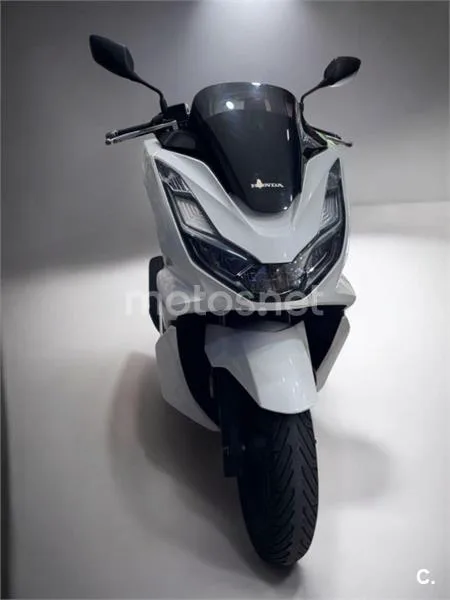 Honda PCX 125 – Vista 8
