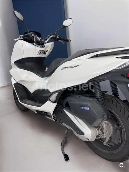 Honda PCX 125 – Vista 9