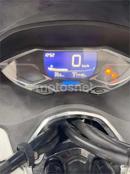 Honda PCX 125 – Vista 10