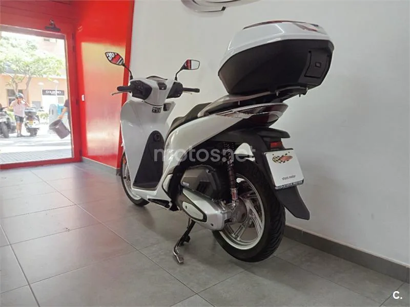 Honda SH 125i – Vista 5