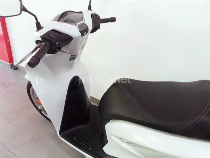 Honda SH 125i – Vista 8