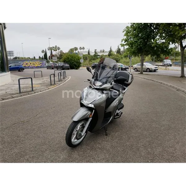 Honda SH 350i – Vista 4