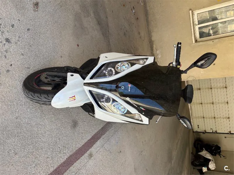 Kymco Super Dink 300 – Vista 2