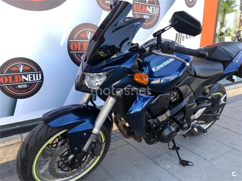 Kawasaki Z750 – Vista 13