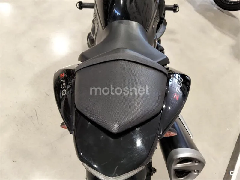 Kawasaki Z750 – Vista 11