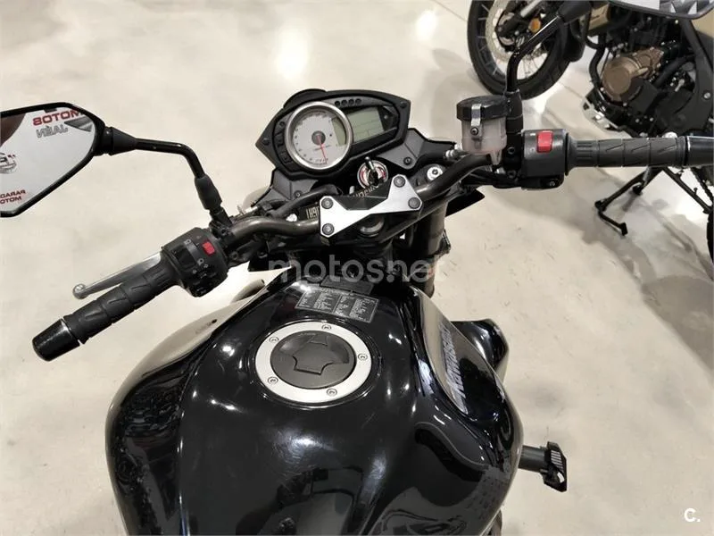 Kawasaki Z750 – Vista 12