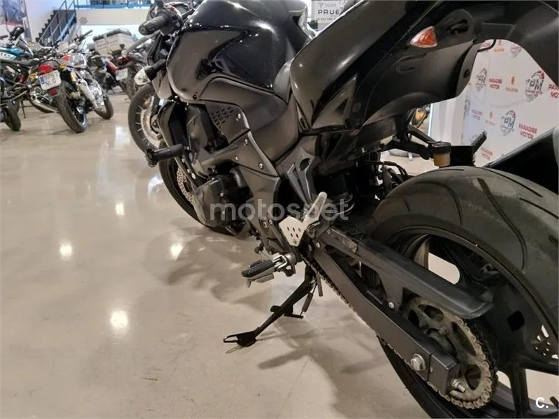 Kawasaki Z750 – Vista 4