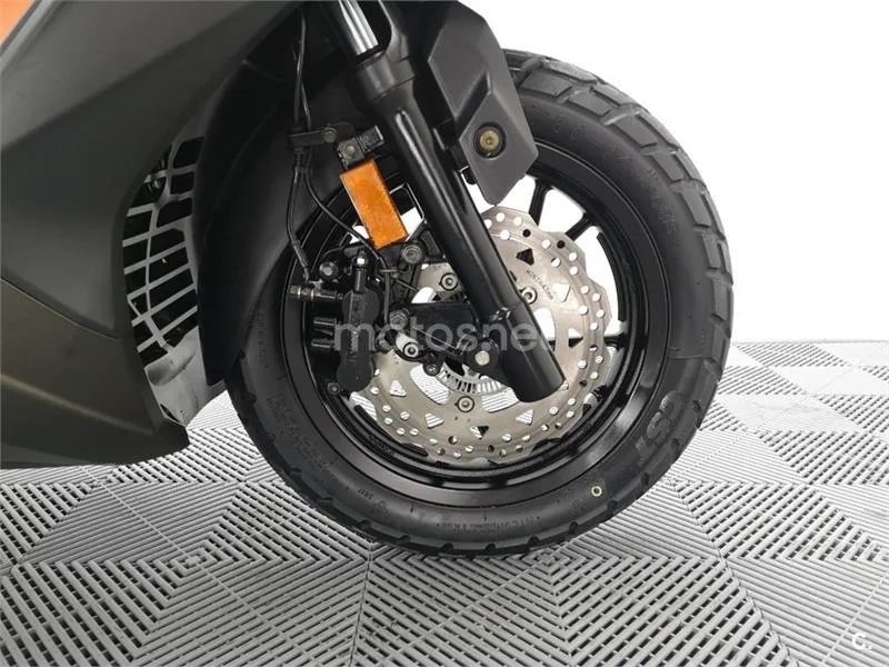 Kymco DTX 125 – Vista 11