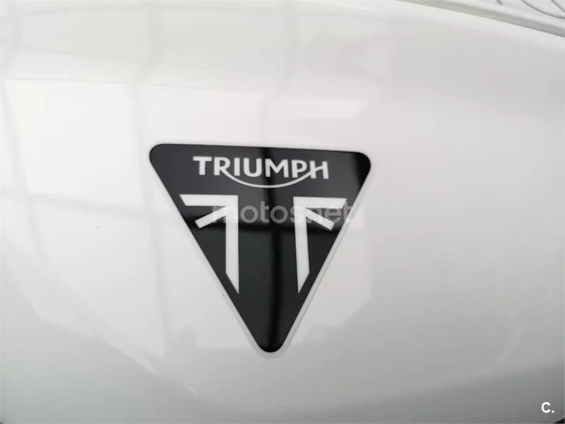 Triumph Street Triple 765 – Vista 12