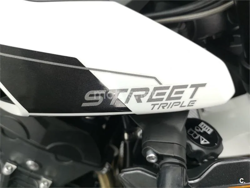 Triumph Street Triple 765 – Vista 13