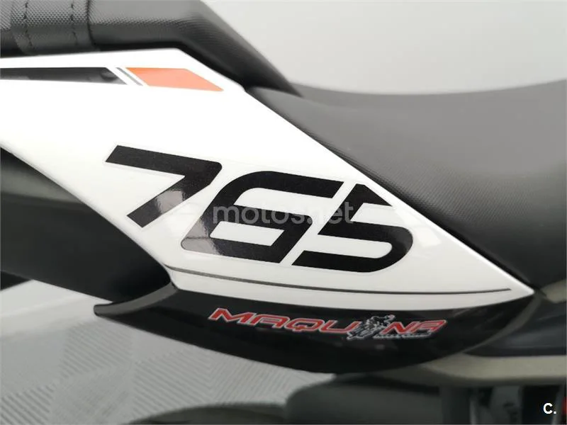 Triumph Street Triple 765 – Vista 14