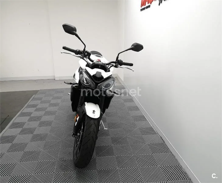Triumph Street Triple 765 – Vista 3