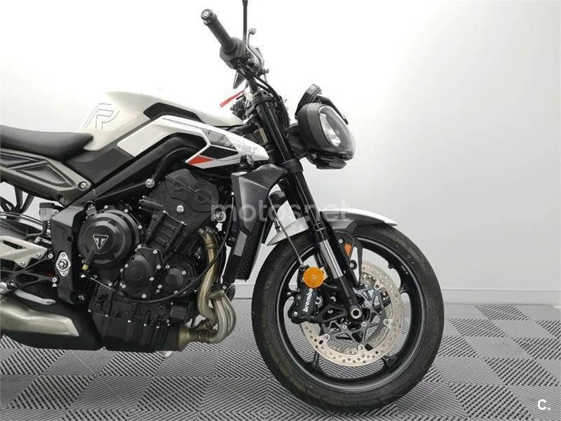 Triumph Street Triple 765 – Vista 6