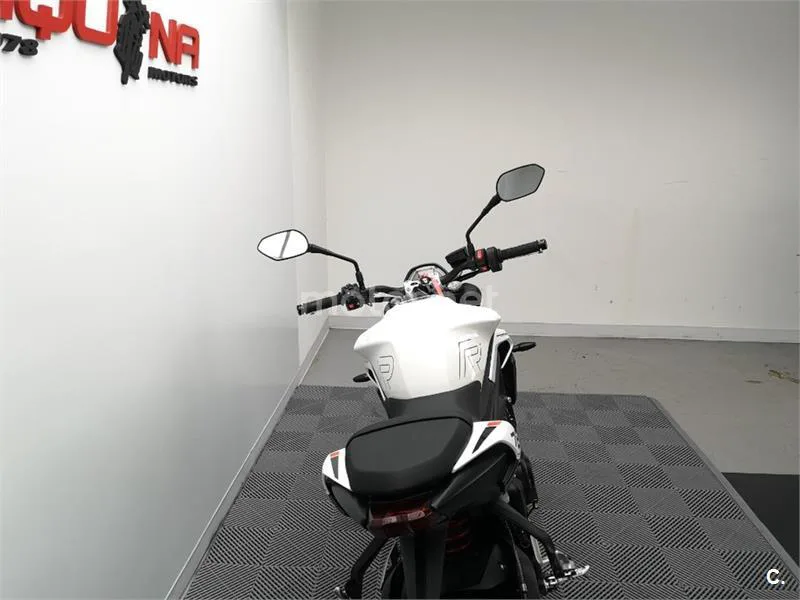 Triumph Street Triple 765 – Vista 7