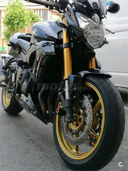 Yamaha FZ8 – Vista 2