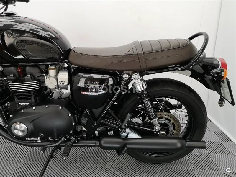 Triumph Bonneville T120 – Vista 19