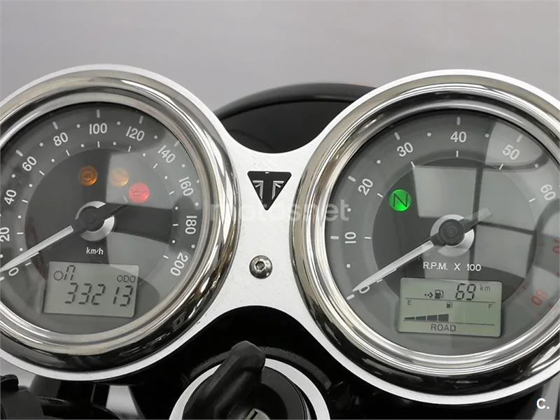 Triumph Bonneville T120 – Vista 8