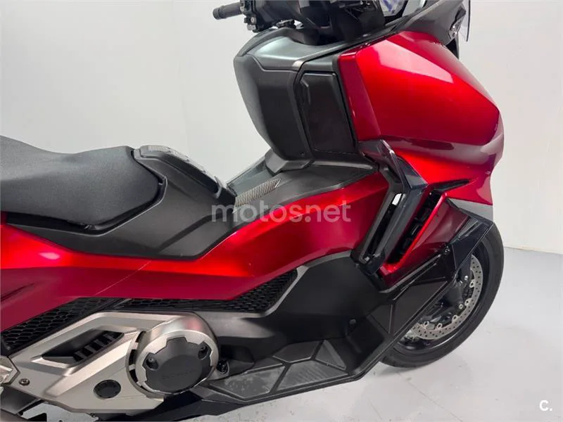 Honda Forza 750 – Vista 15