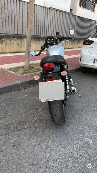 Triumph Street Twin – Vista 4