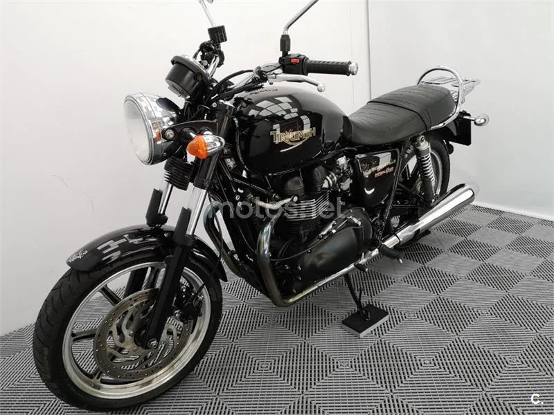 Triumph Bonneville T100 – Vista 15