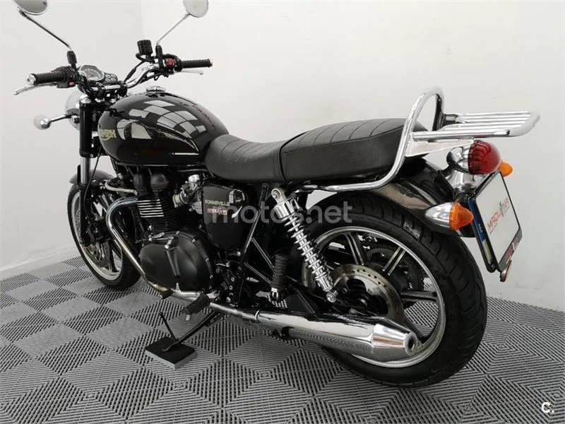 Triumph Bonneville T100 – Vista 17
