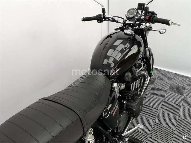 Triumph Bonneville T100 – Vista 7