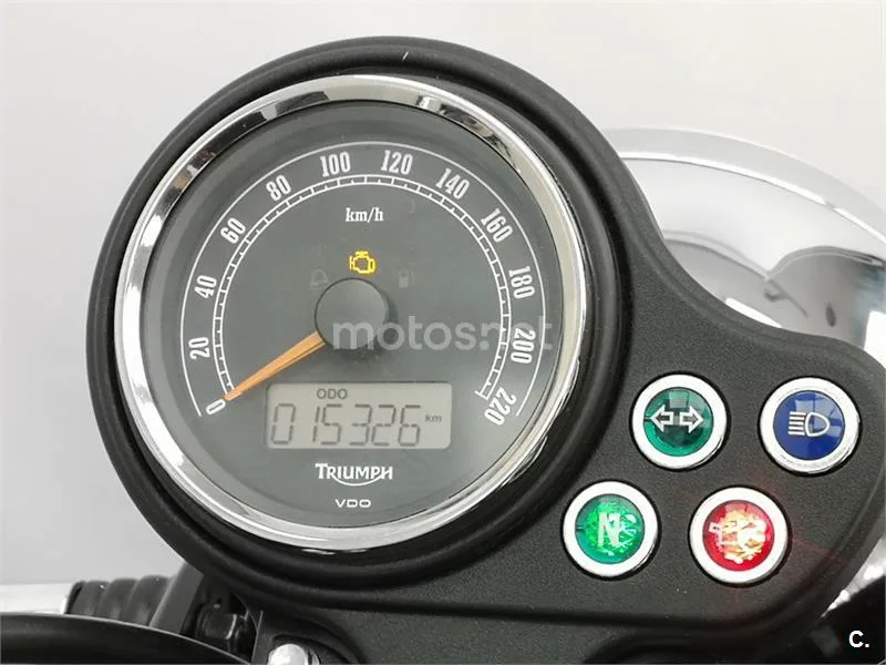 Triumph Bonneville T100 – Vista 8