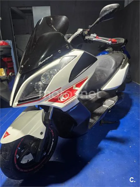Kymco Super Dink 300 – Vista 4