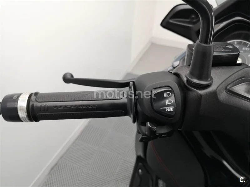 Yamaha XMAX 300 – Vista 9
