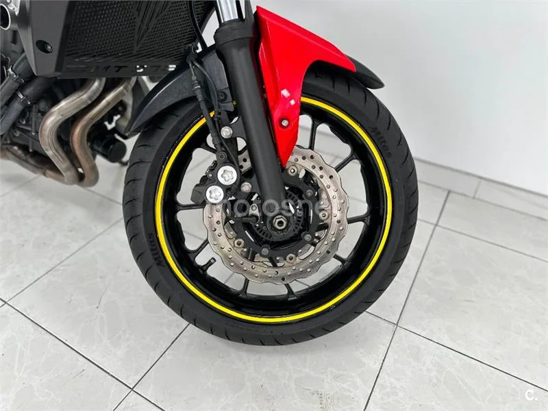 Yamaha MT-07 – Vista 16