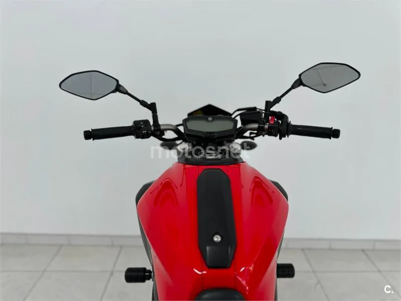 Yamaha MT-07 – Vista 7