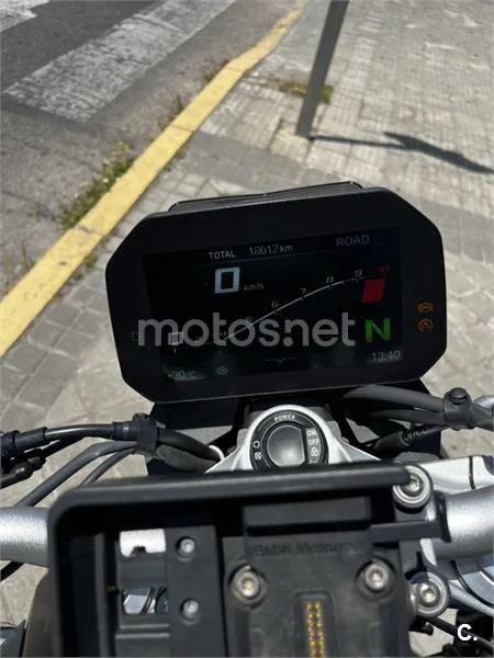 BMW F 900 R – Vista 3