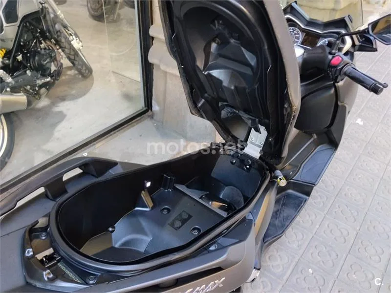 Yamaha XMAX 300 – Vista 12
