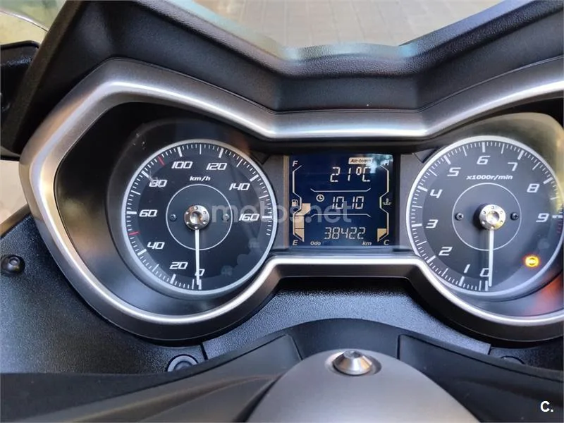 Yamaha XMAX 300 – Vista 8
