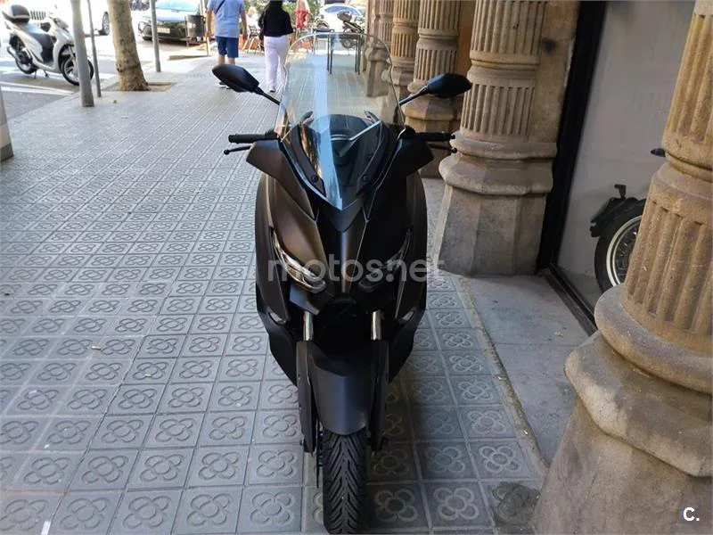 Yamaha XMAX 300 – Vista 10