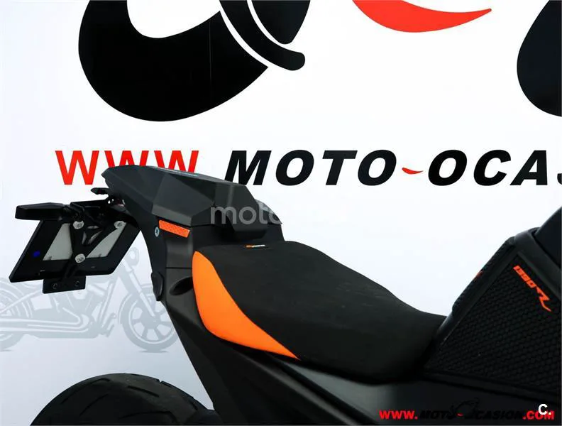 KTM 1390 Super Duke R – Vista 11