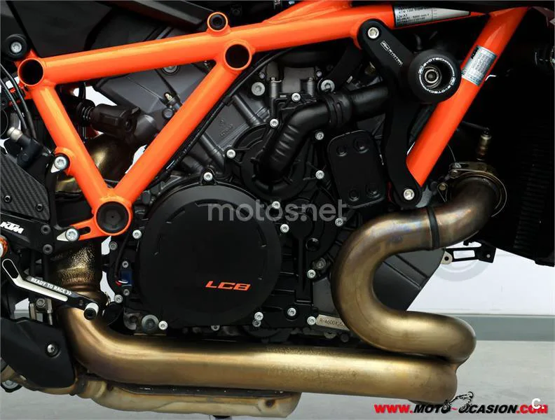 KTM 1390 Super Duke R – Vista 5