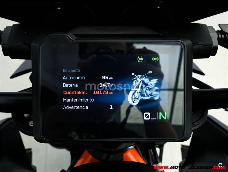 KTM 1390 Super Duke R – Vista 6