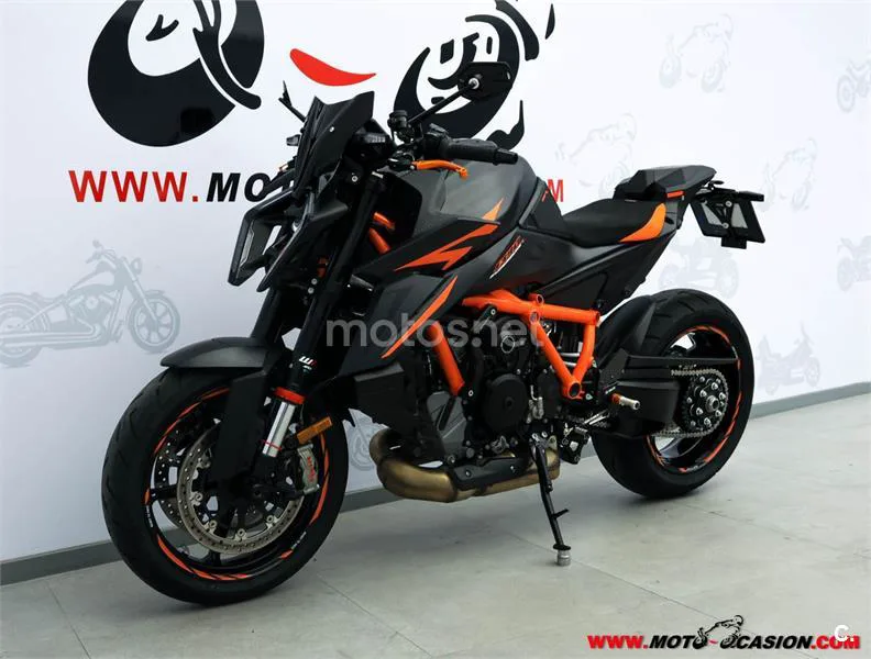 KTM 1390 Super Duke R – Vista 8