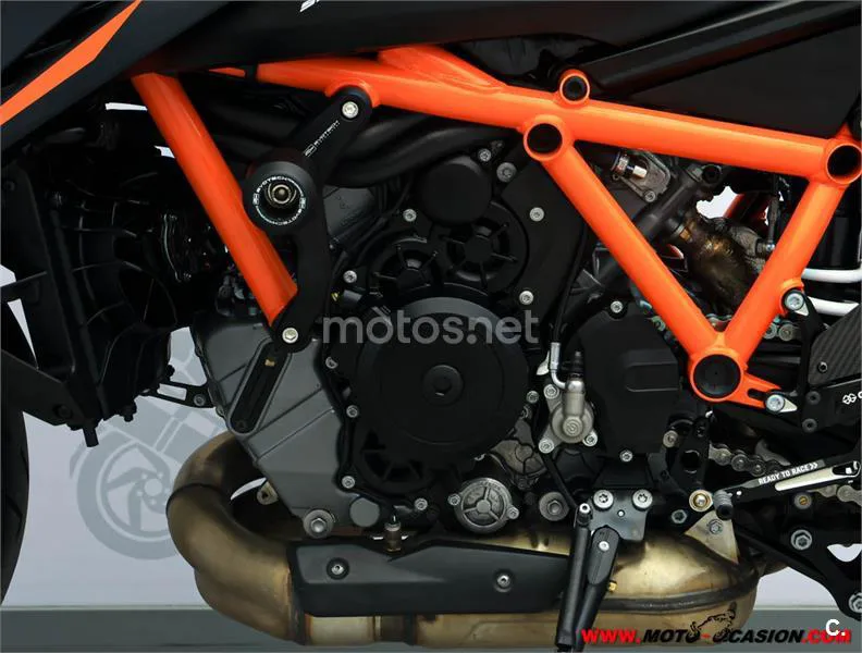 KTM 1390 Super Duke R – Vista 10