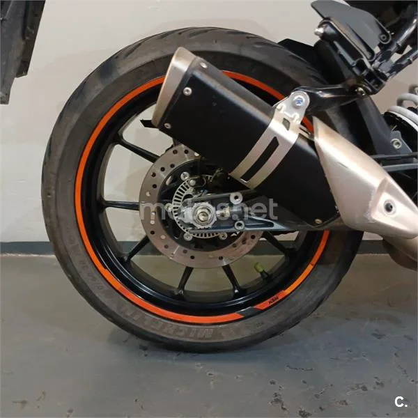 KTM 125 – Vista 13
