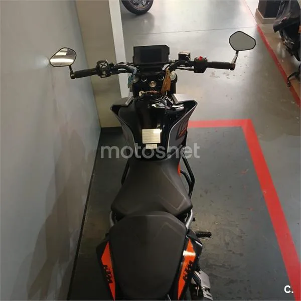 KTM 125 – Vista 16