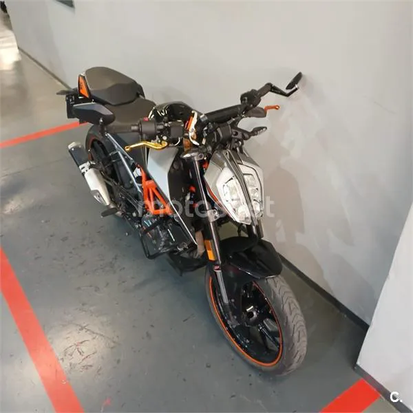KTM 125 – Vista 17